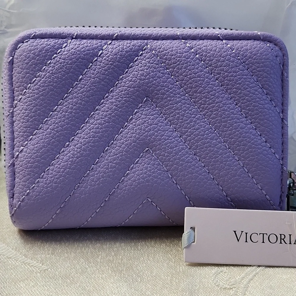 Victoria's Secret Lavender Quilted Wallet! BRAND NEW! - Picture 2 of 2